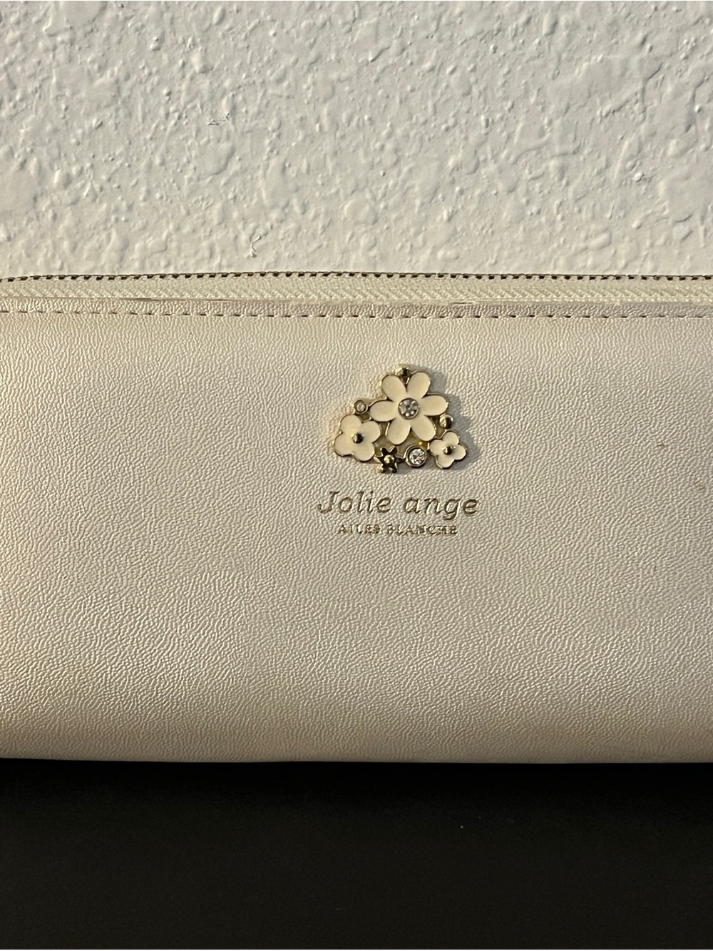 White Floral Accent Women's Wallet with Gold Details - Picture 2 of 11